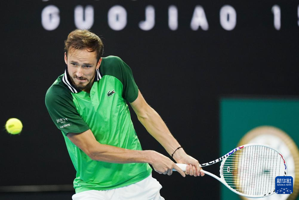 刘易斯谈逆转：瓜帅并未失控或者做出过激举动 他清楚我们已创造出机会